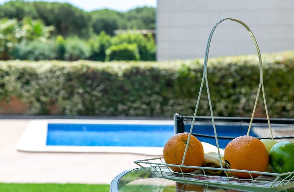 Aparthotel Bardon Castelldefels Eksteriør billede