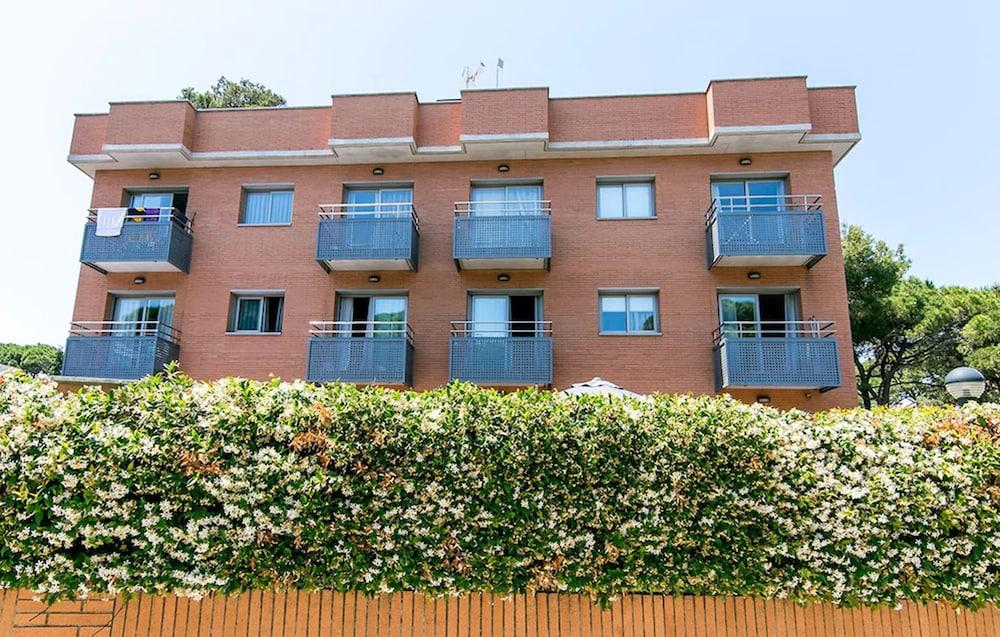 Aparthotel Bardon Castelldefels Eksteriør billede