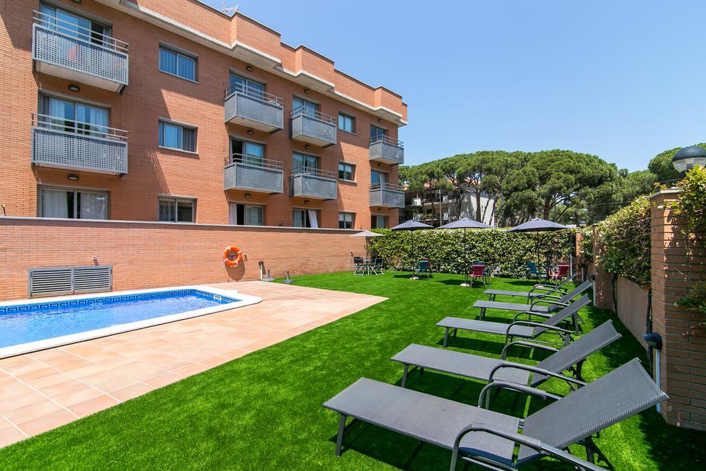 Aparthotel Bardon Castelldefels Eksteriør billede