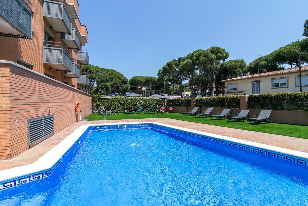 Aparthotel Bardon Castelldefels Eksteriør billede