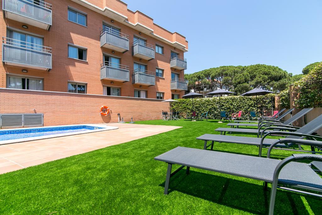 Aparthotel Bardon Castelldefels Eksteriør billede