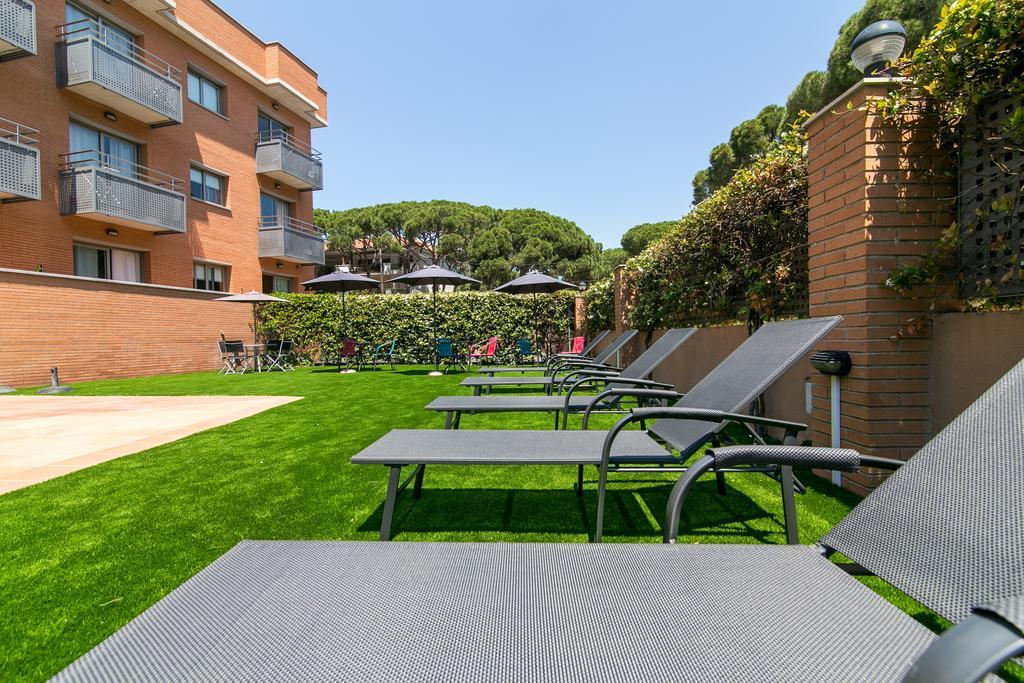 Aparthotel Bardon Castelldefels Eksteriør billede