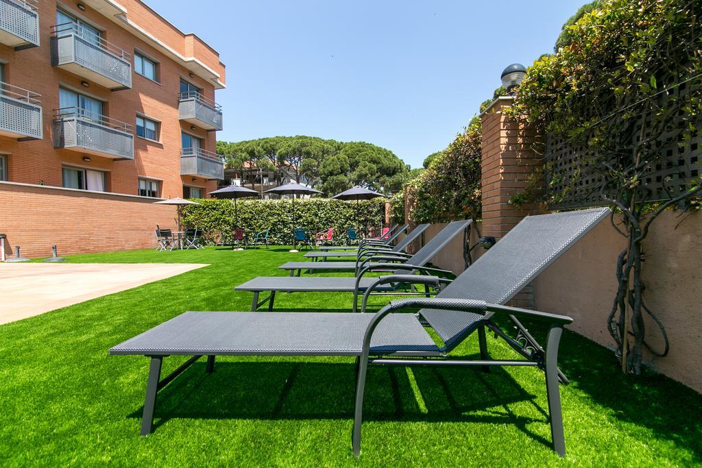 Aparthotel Bardon Castelldefels Eksteriør billede