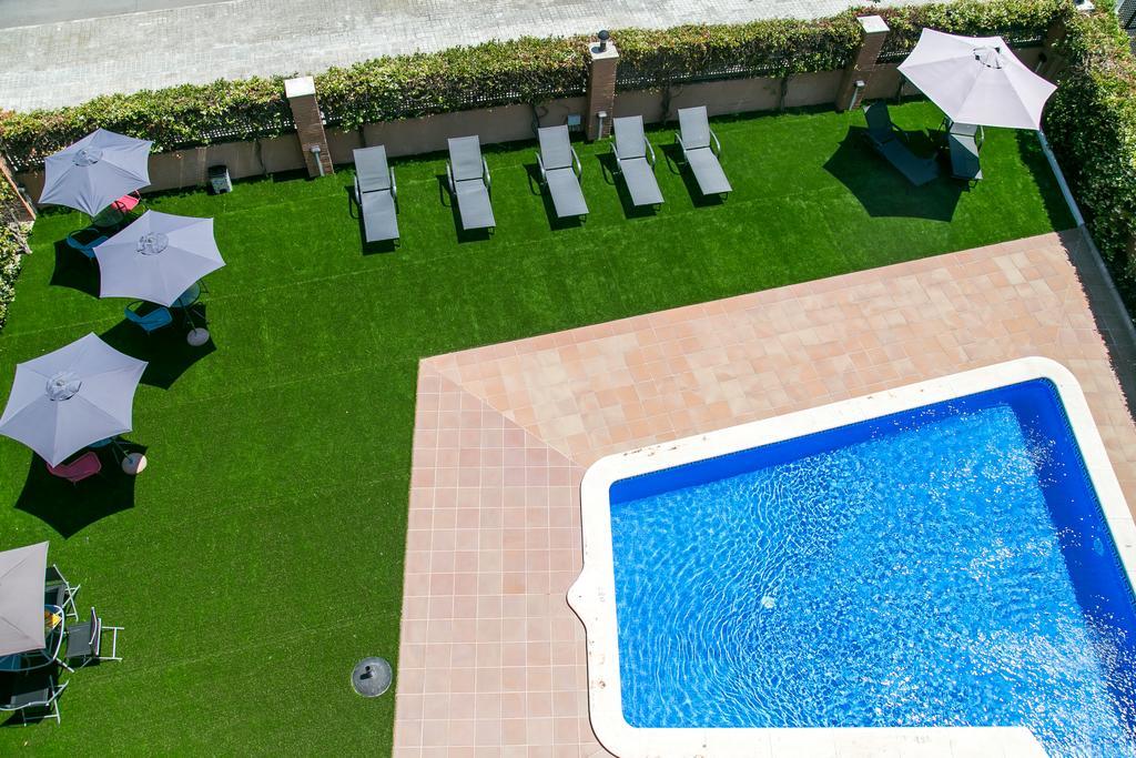 Aparthotel Bardon Castelldefels Eksteriør billede