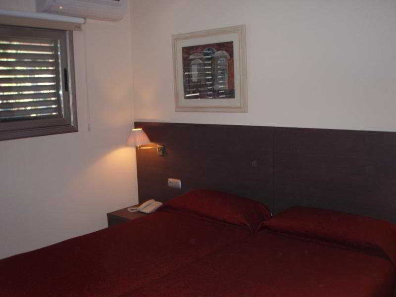 Aparthotel Bardon Castelldefels Eksteriør billede