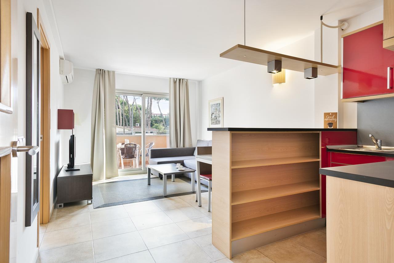 Aparthotel Bardon Castelldefels Eksteriør billede